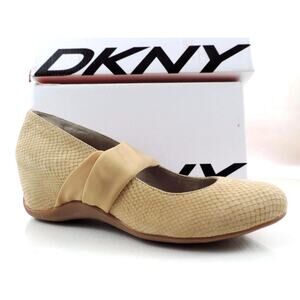 Women's Shoes DKNY Active Paula Mary Jane Wedge Walking Comfort Sand Size 9.5